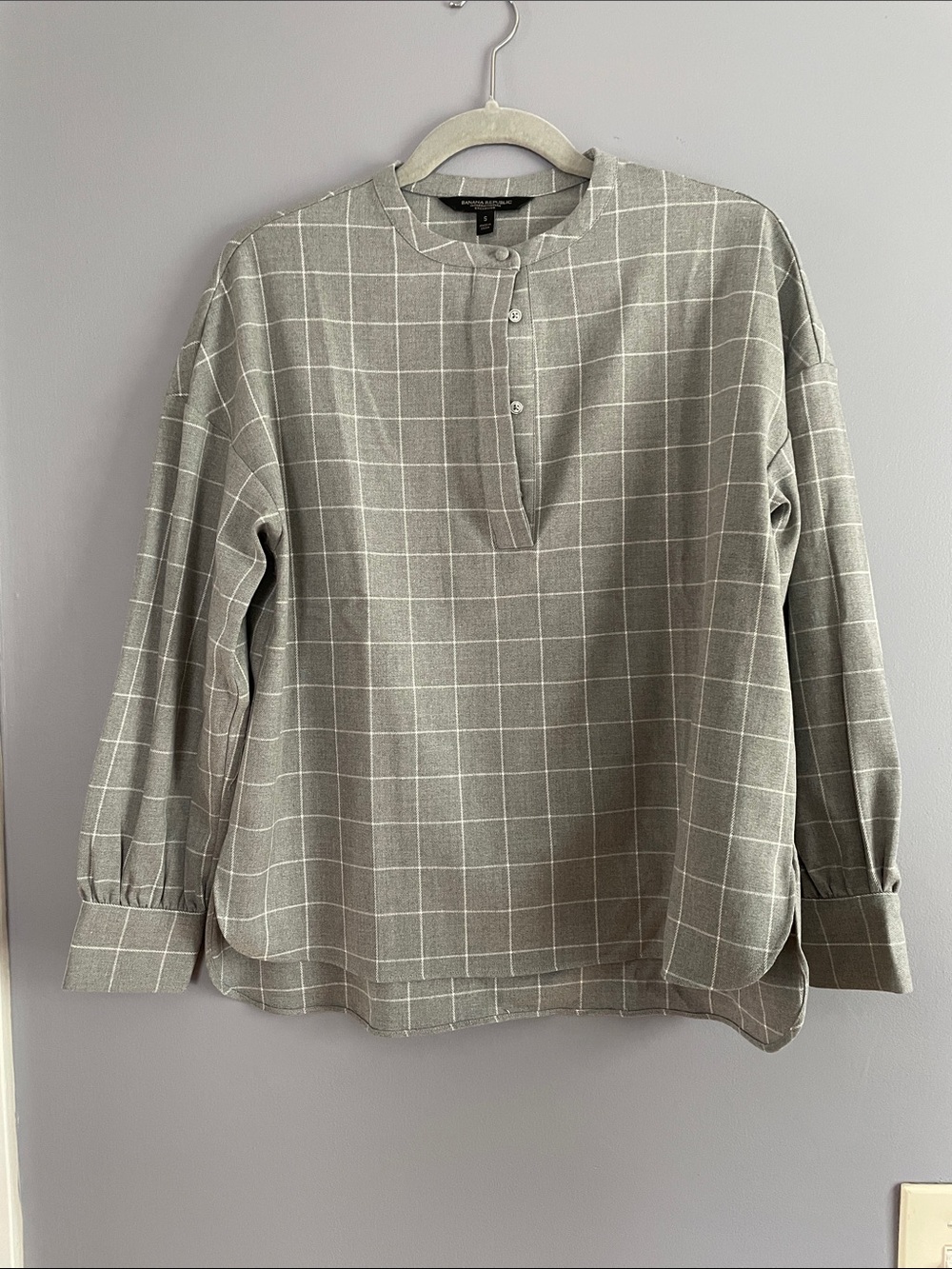 Banana Republic Gray Windowpane Button-Front Casual Shirt